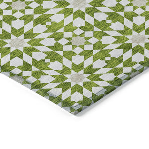 Homeroots 3' Black Gray Silver Floral Medallion Washable Area Rug For Stylish Indoor & Outdoor Spaces 3' X 5' Polyester 583810