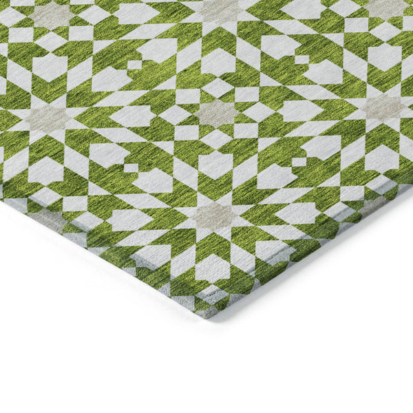 Homeroots 3' Black Gray Silver Floral Medallion Washable Area Rug For Stylish Indoor & Outdoor Spaces 3' X 5' Polyester 583810