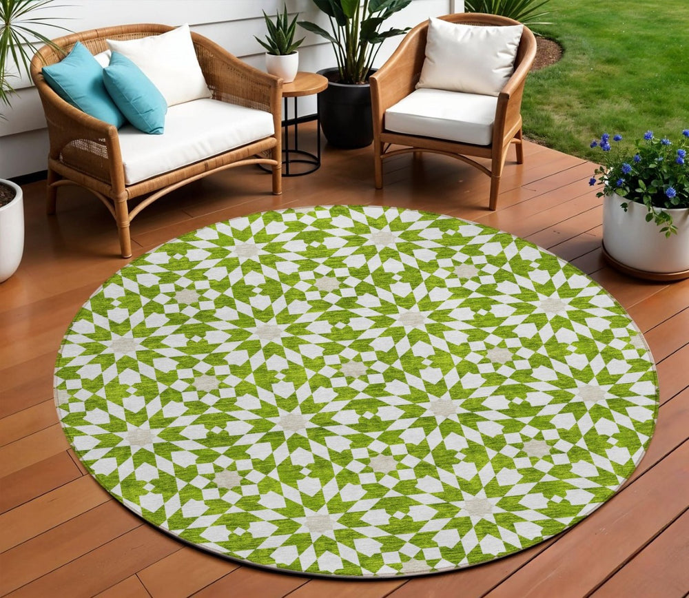 HomeRoots 5' Vibrant Floral Medallion Area Rug - Durable, Washable Design for Indoor & Outdoor Spaces 8' Round 583812