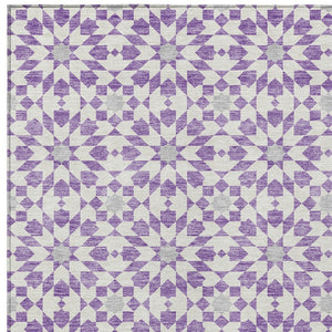 Homeroots 3' Black Gray Silver Floral Medallion Washable Area Rug For Stylish Indoor & Outdoor Spaces 3' X 5' Polyester 583816