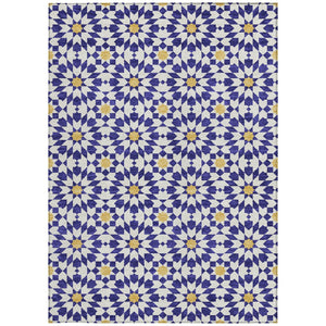 Homeroots 3' Black Gray Silver Floral Medallion Washable Area Rug For Stylish Indoor & Outdoor Spaces 5' X 8' Polyester 583823