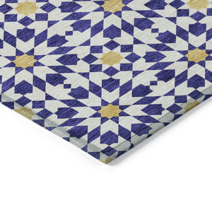 Homeroots 3' Black Gray Silver Floral Medallion Washable Area Rug For Stylish Indoor & Outdoor Spaces 8' Round Polyester 583824