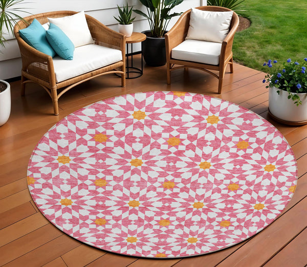 Homeroots 3' Black Gray Silver Floral Medallion Washable Area Rug For Stylish Indoor & Outdoor Spaces 8' Round Polyester 583830