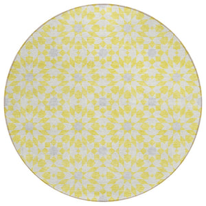 HomeRoots 5' Floral Medallion Area Rug in Yellow, Ivory & Gray – Washable, Durable for Indoor & Outdoor Use 8' Round 583848