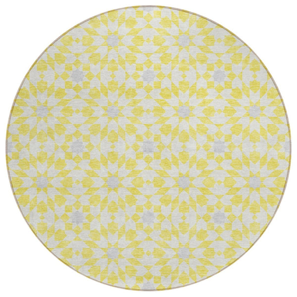 HomeRoots 5' Floral Medallion Area Rug in Yellow, Ivory & Gray – Washable, Durable for Indoor & Outdoor Use 8' Round 583848