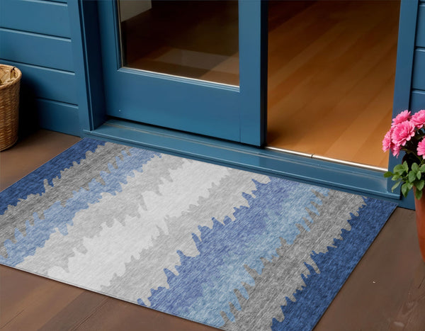 Homeroots 3' Black Charcoal And Silver Striped Area Rug - Stylish, Washable, Durable For Indoor & Outdoor Use 3' X 5' Polyester 583936