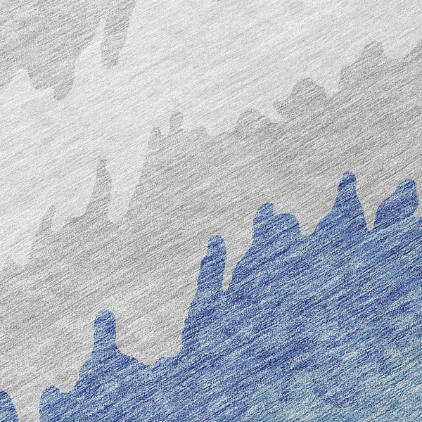 Homeroots 3' Black Charcoal And Silver Striped Area Rug - Stylish, Washable, Durable For Indoor & Outdoor Use 8' Round Polyester 583938