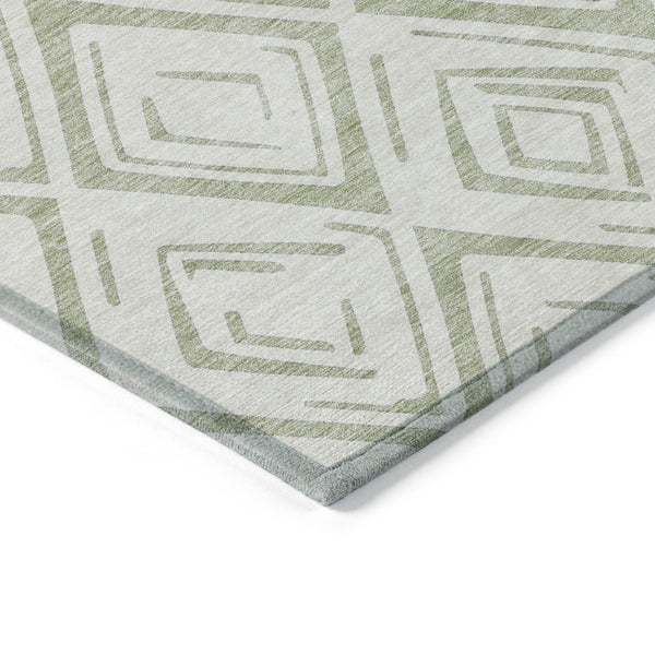 Homeroots 3' Artichoke Green & Ivory Geometric Washable Area Rug For Indoor/Outdoor Spaces, Durable & Stylish 9' X 12' Polyester 583964