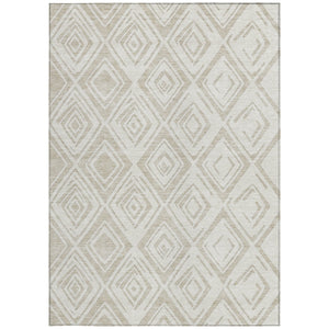 Homeroots 3' Artichoke Green & Ivory Geometric Washable Area Rug For Indoor/Outdoor Spaces, Durable & Stylish 5' X 8' Polyester 583967