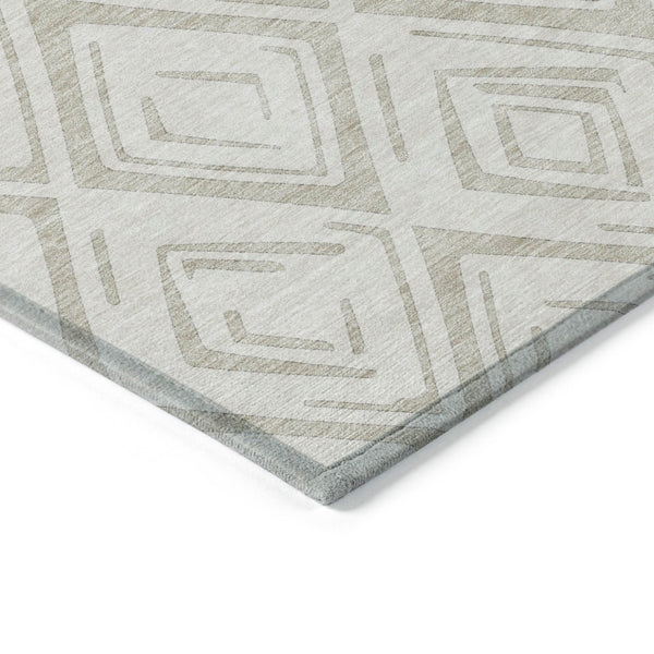 HomeRoots 5' Beige and Ivory Geometric Area Rug – Stylish, Washable Design for Indoor and Outdoor Spaces 8' X 10' 583969