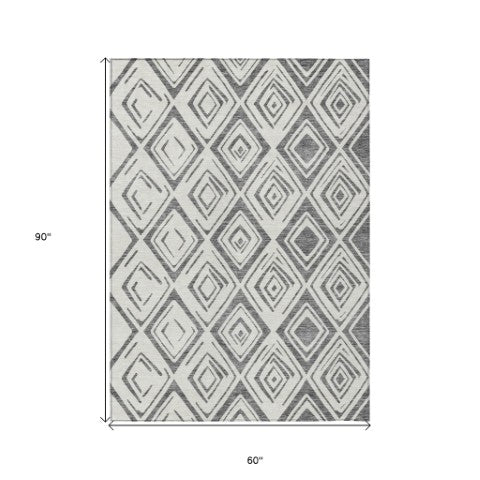 Homeroots 3' Artichoke Green & Ivory Geometric Washable Area Rug For Indoor/Outdoor Spaces, Durable & Stylish 5' X 8' Polyester 583973