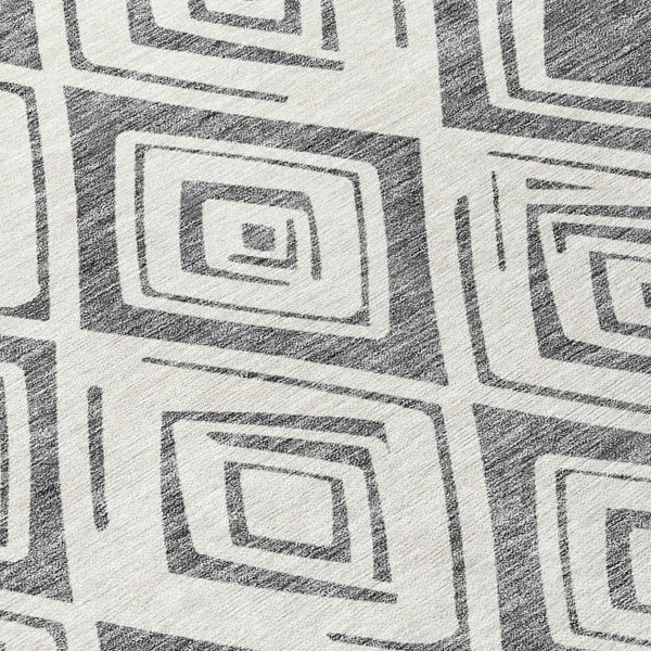 Homeroots 3' Artichoke Green & Ivory Geometric Washable Area Rug For Indoor/Outdoor Spaces, Durable & Stylish 5' X 8' Polyester 583973