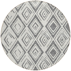 Homeroots 3' Artichoke Green & Ivory Geometric Washable Area Rug For Indoor/Outdoor Spaces, Durable & Stylish 8' Round Polyester 583974