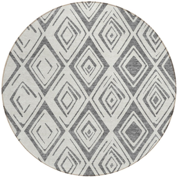 Homeroots 3' Artichoke Green & Ivory Geometric Washable Area Rug For Indoor/Outdoor Spaces, Durable & Stylish 8' Round Polyester 583974