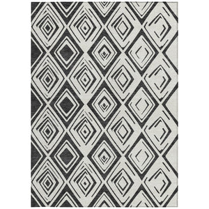 Homeroots 3' Artichoke Green & Ivory Geometric Washable Area Rug For Indoor/Outdoor Spaces, Durable & Stylish 8' X 10' Polyester 583981