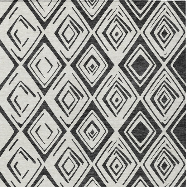 Homeroots 3' Artichoke Green & Ivory Geometric Washable Area Rug For Indoor/Outdoor Spaces, Durable & Stylish 9' X 12' Polyester 583982