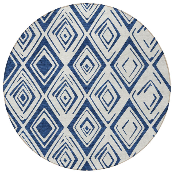 Homeroots 3' Artichoke Green & Ivory Geometric Washable Area Rug For Indoor/Outdoor Spaces, Durable & Stylish 8' Round Polyester 583986