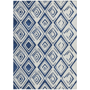 Homeroots 3' Artichoke Green & Ivory Geometric Washable Area Rug For Indoor/Outdoor Spaces, Durable & Stylish 8' X 10' Polyester 583987