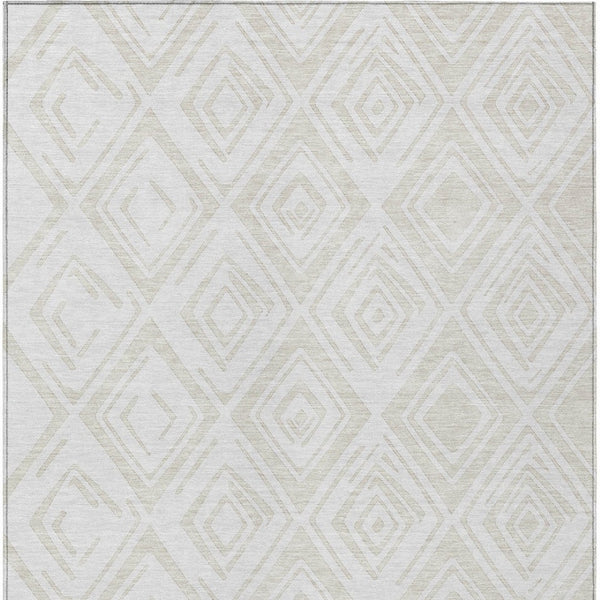 Homeroots 3' Artichoke Green & Ivory Geometric Washable Area Rug For Indoor/Outdoor Spaces, Durable & Stylish 3' X 5' Polyester 583996