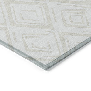 Homeroots 3' Artichoke Green & Ivory Geometric Washable Area Rug For Indoor/Outdoor Spaces, Durable & Stylish 3' X 5' Polyester 583996