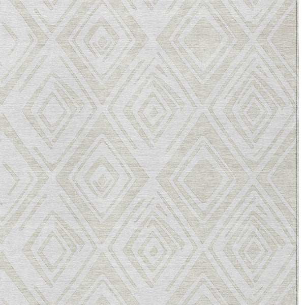 Homeroots 3' Artichoke Green & Ivory Geometric Washable Area Rug For Indoor/Outdoor Spaces, Durable & Stylish 3' X 5' Polyester 583996