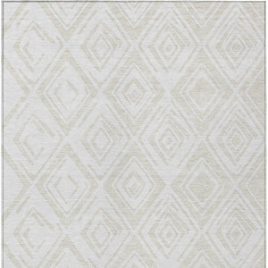 Homeroots 3' Artichoke Green & Ivory Geometric Washable Area Rug For Indoor/Outdoor Spaces, Durable & Stylish 5' X 8' Polyester 583997