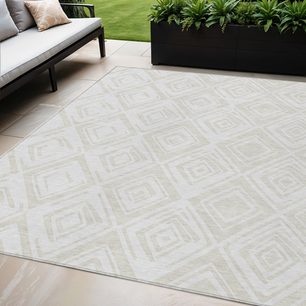 Homeroots 3' Artichoke Green & Ivory Geometric Washable Area Rug For Indoor/Outdoor Spaces, Durable & Stylish 5' X 8' Polyester 583997