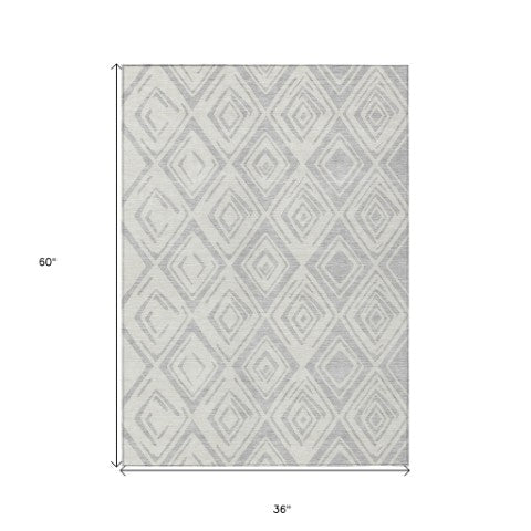 Homeroots 3' Artichoke Green & Ivory Geometric Washable Area Rug For Indoor/Outdoor Spaces, Durable & Stylish 3' X 5' Polyester 584002