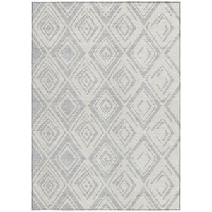 Homeroots 3' Artichoke Green & Ivory Geometric Washable Area Rug For Indoor/Outdoor Spaces, Durable & Stylish 3' X 5' Polyester 584002