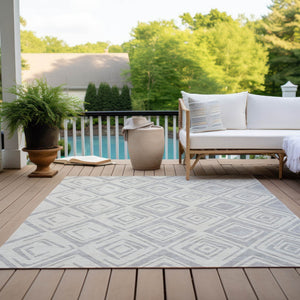 Homeroots 3' Artichoke Green & Ivory Geometric Washable Area Rug For Indoor/Outdoor Spaces, Durable & Stylish 10' X 14' Polyester 584007