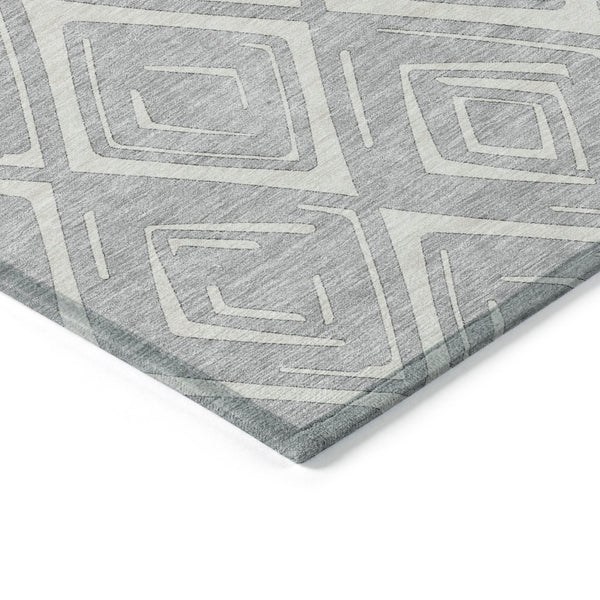 Homeroots 3' Artichoke Green & Ivory Geometric Washable Area Rug For Indoor/Outdoor Spaces, Durable & Stylish 3' X 5' Polyester 584008