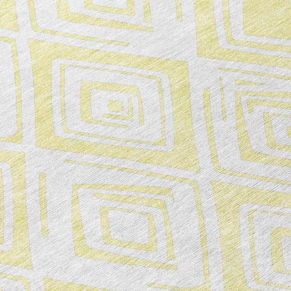 Homeroots 3' Artichoke Green & Ivory Geometric Washable Area Rug For Indoor/Outdoor Spaces, Durable & Stylish 3' X 5' Polyester 584014