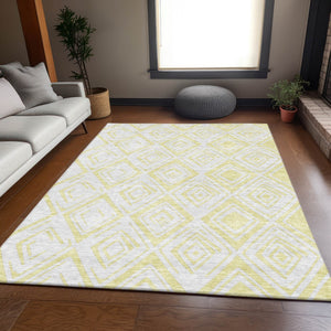 Homeroots 3' Artichoke Green & Ivory Geometric Washable Area Rug For Indoor/Outdoor Spaces, Durable & Stylish 3' X 5' Polyester 584014