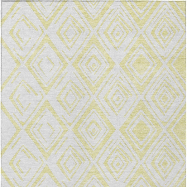 HomeRoots 5' Bright Yellow and Ivory Geometric Area Rug - Stylish Washable Indoor Outdoor Design for Any Space 5' X 8' 584015