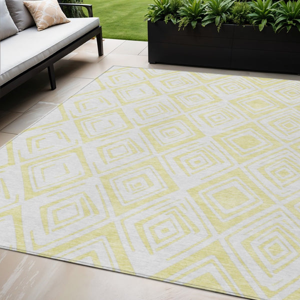 HomeRoots 5' Bright Yellow and Ivory Geometric Area Rug - Stylish Washable Indoor Outdoor Design for Any Space 5' X 8' 584015