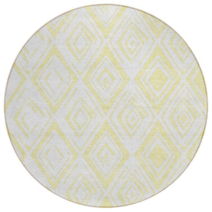 HomeRoots 5' Bright Yellow and Ivory Geometric Area Rug - Stylish Washable Indoor Outdoor Design for Any Space 8' Round 584016