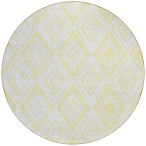 Homeroots 3' Artichoke Green & Ivory Geometric Washable Area Rug For Indoor/Outdoor Spaces, Durable & Stylish 8' Round Polyester 584016
