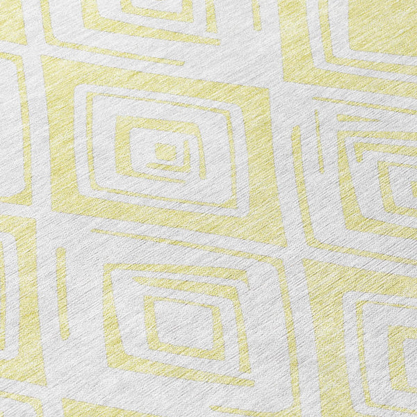 Homeroots 3' Artichoke Green & Ivory Geometric Washable Area Rug For Indoor/Outdoor Spaces, Durable & Stylish 8' Round Polyester 584016