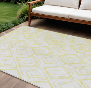 Homeroots 3' Artichoke Green & Ivory Geometric Washable Area Rug For Indoor/Outdoor Spaces, Durable & Stylish 9' X 12' Polyester 584018