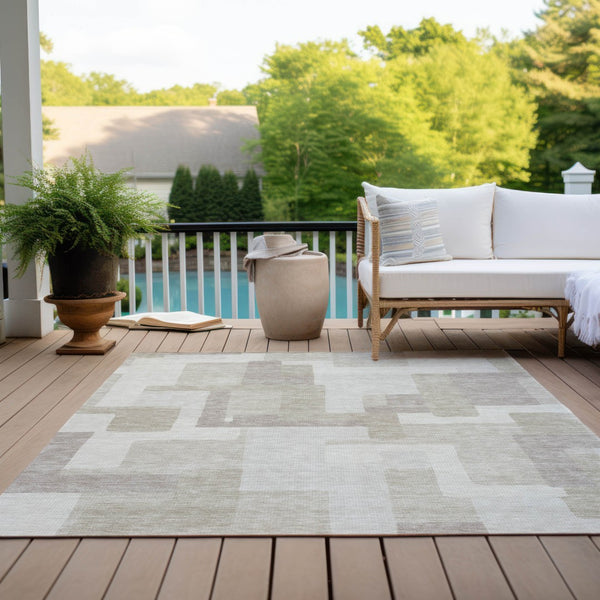 Homeroots 3' Beige Tan And Taupe Abstract Washable Area Rug For Indoor Or Outdoor Use - Durable Design 5' X 8' Polyester 584111