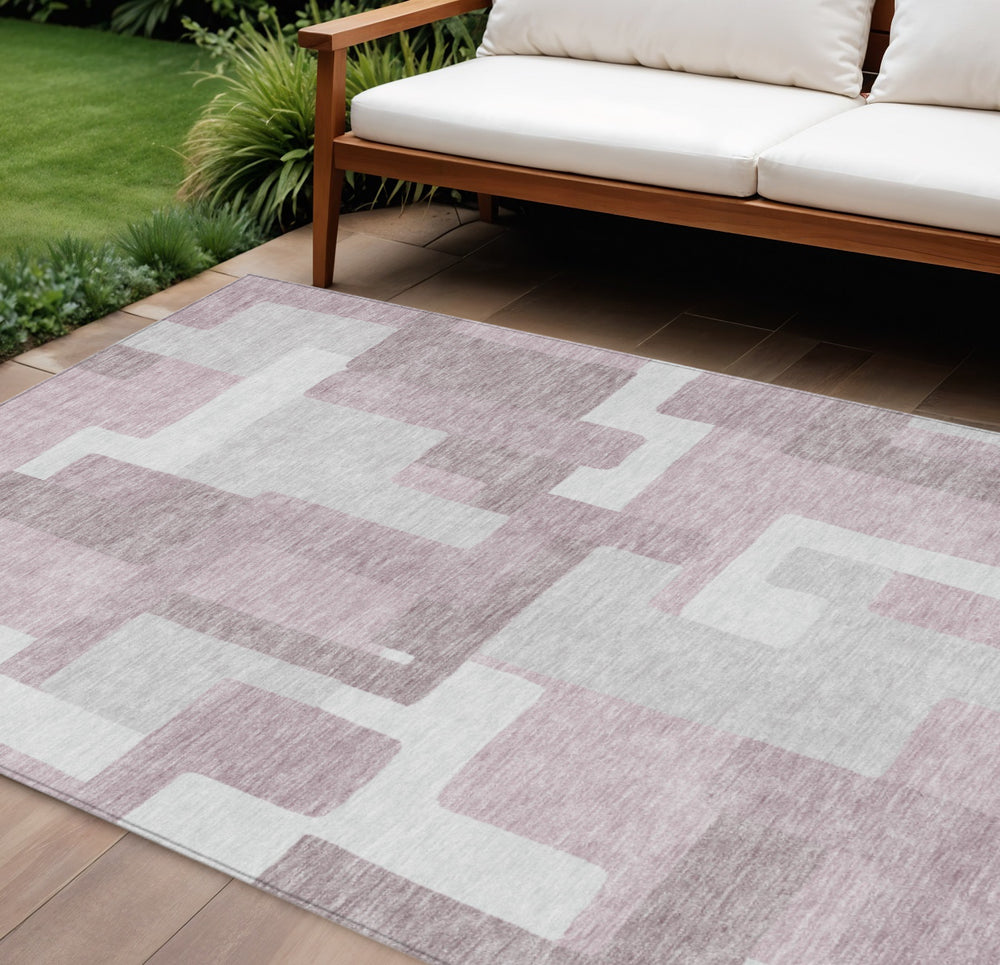 Homeroots 3' Beige Tan And Taupe Abstract Washable Area Rug For Indoor Or Outdoor Use - Durable Design 9' X 12' Polyester 584120