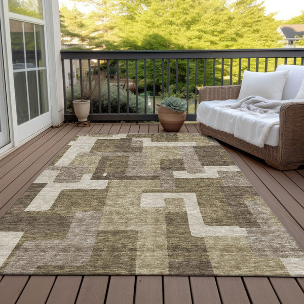Homeroots 3' Beige Tan And Taupe Abstract Washable Area Rug For Indoor Or Outdoor Use - Durable Design 9' X 12' Polyester 584126