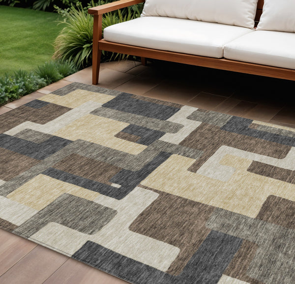 Homeroots 3' Beige Tan And Taupe Abstract Washable Area Rug For Indoor Or Outdoor Use - Durable Design 8' X 10' Polyester 584137