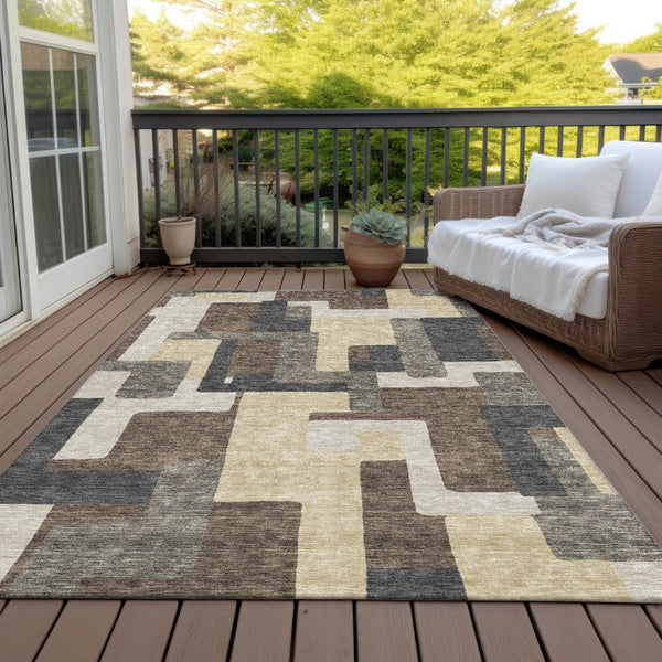 Homeroots 3' Beige Tan And Taupe Abstract Washable Area Rug For Indoor Or Outdoor Use - Durable Design 10' X 14' Polyester 584139