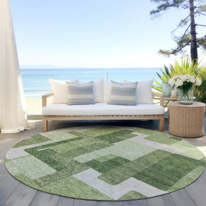 Homeroots 3' Beige Tan And Taupe Abstract Washable Area Rug For Indoor Or Outdoor Use - Durable Design 8' Round Polyester 584142