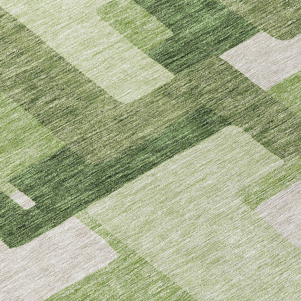 Homeroots 3' Beige Tan And Taupe Abstract Washable Area Rug For Indoor Or Outdoor Use - Durable Design 8' Round Polyester 584142