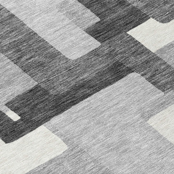 Homeroots 3' Beige Tan And Taupe Abstract Washable Area Rug For Indoor Or Outdoor Use - Durable Design 8' Round Polyester 584148