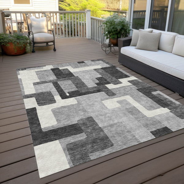 Homeroots 3' Beige Tan And Taupe Abstract Washable Area Rug For Indoor Or Outdoor Use - Durable Design 10' X 14' Polyester 584151