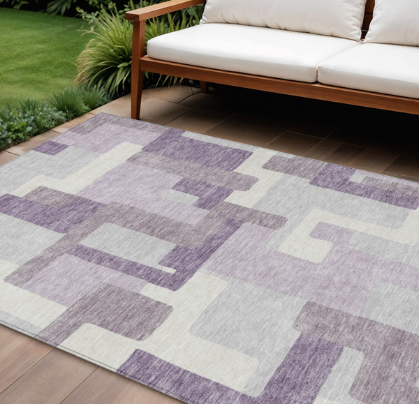 Homeroots 3' Beige Tan And Taupe Abstract Washable Area Rug For Indoor Or Outdoor Use - Durable Design 10' X 14' Polyester 584157