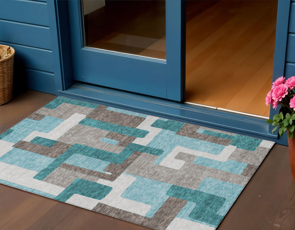 Homeroots 3' Beige Tan And Taupe Abstract Washable Area Rug For Indoor Or Outdoor Use - Durable Design 3' X 5' Polyester 584170